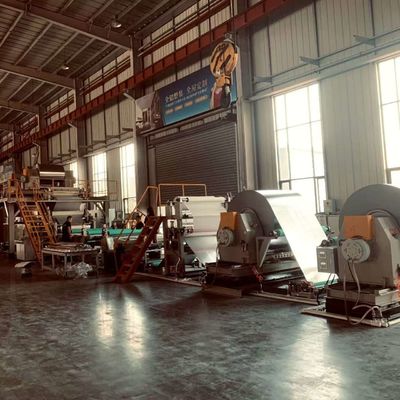 Συνεχής αλουμινένια γραμμή παραγωγής πάνελ μελιού με χωρητικότητα 1000 τεμάχια την ημέρα