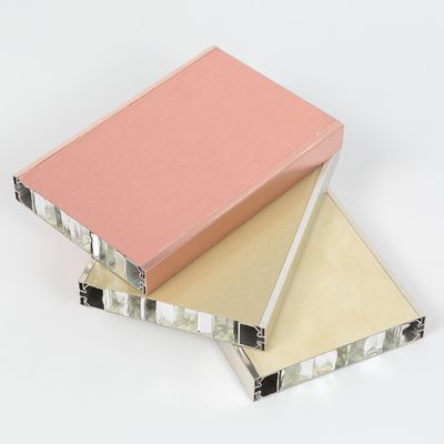 Σιδηροδρομικό πλοίο HPL Αλουμινίου Πίνακες Honeycomb Standard Μέγεθος 1220x2440mm