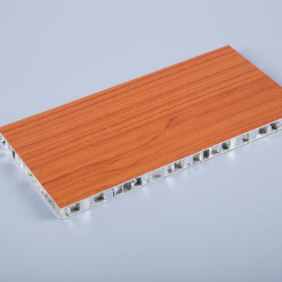 EN 45545 Πίνακες μελιού από αλουμίνιο μήκους 0,8 mm για εσωτερική διακόσμηση σιδηροδρομικών μεταφορών