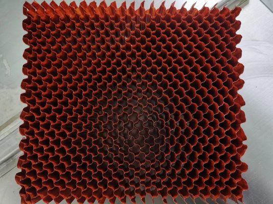 Δάχος 5,2 mm Πυκνότητα 56 Ευέλικτος Nomex Honeycomb Core Πλούμι σχήμα διάτρητο πλέγμα