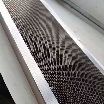 Προσαρμόσιμο Μεγέθος 1250 * 3000mm Ατσάλινος Χάλυβας Χονδρικός πυρήνας για αεροδιαστημική
