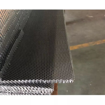 Τυποποιημένο μέγεθος 1220*2440mm Αλουμίνιο πυρήνας μέλιτος για την κατασκευαστική βιομηχανία