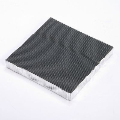 Υπερμικρό πλάι μήκος 0,6-2,5mm 3003 Αλουμινίου κεντρικά πάνελ μέλιτος μικροπορώδης